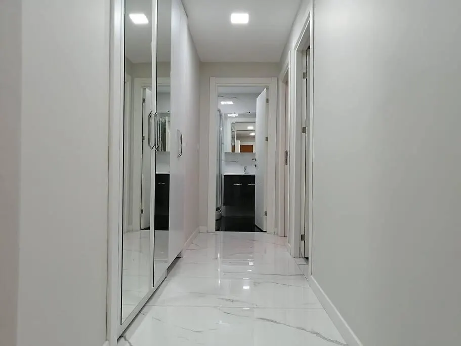 Apartment Sisli Apartment, 2 Bedrooms, 250 M Metro, New Modern Residence Istanbul